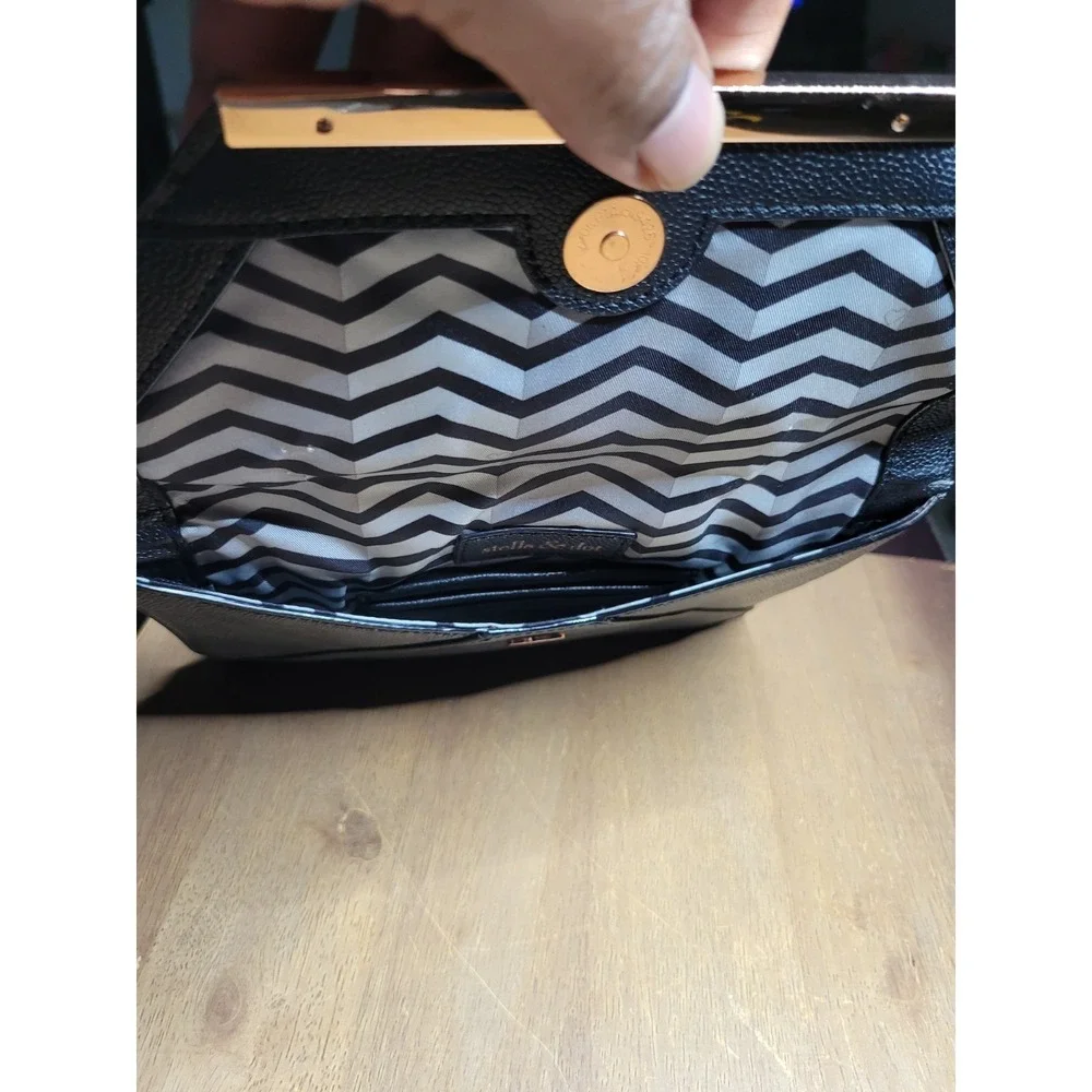 Stella & Dot Avalon envelope clutch wristlet in black with gold metal‎ accents
